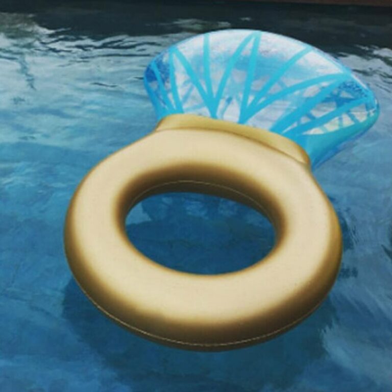 Deluxe 140cm Diamond Ring Inflatable Swimming Float For Adults